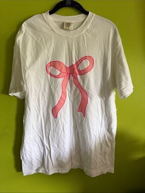 NWT Katydid White Tee Shirt With Pink Bow Size L
